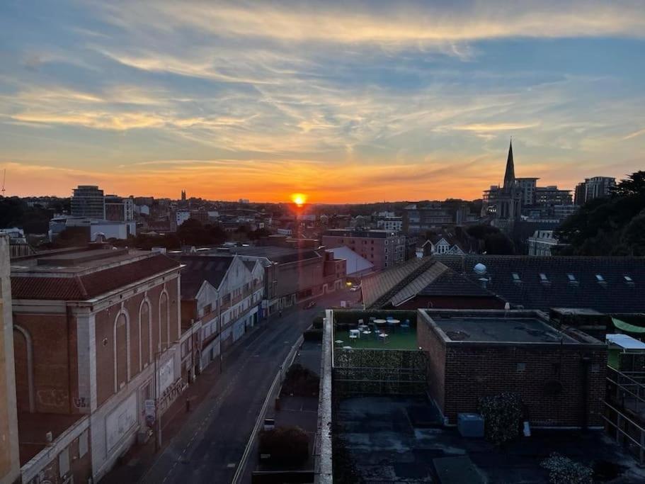 The Pad By The Beach Penthouse Apartment With Sunset And City Views Bournemouth Luaran gambar
